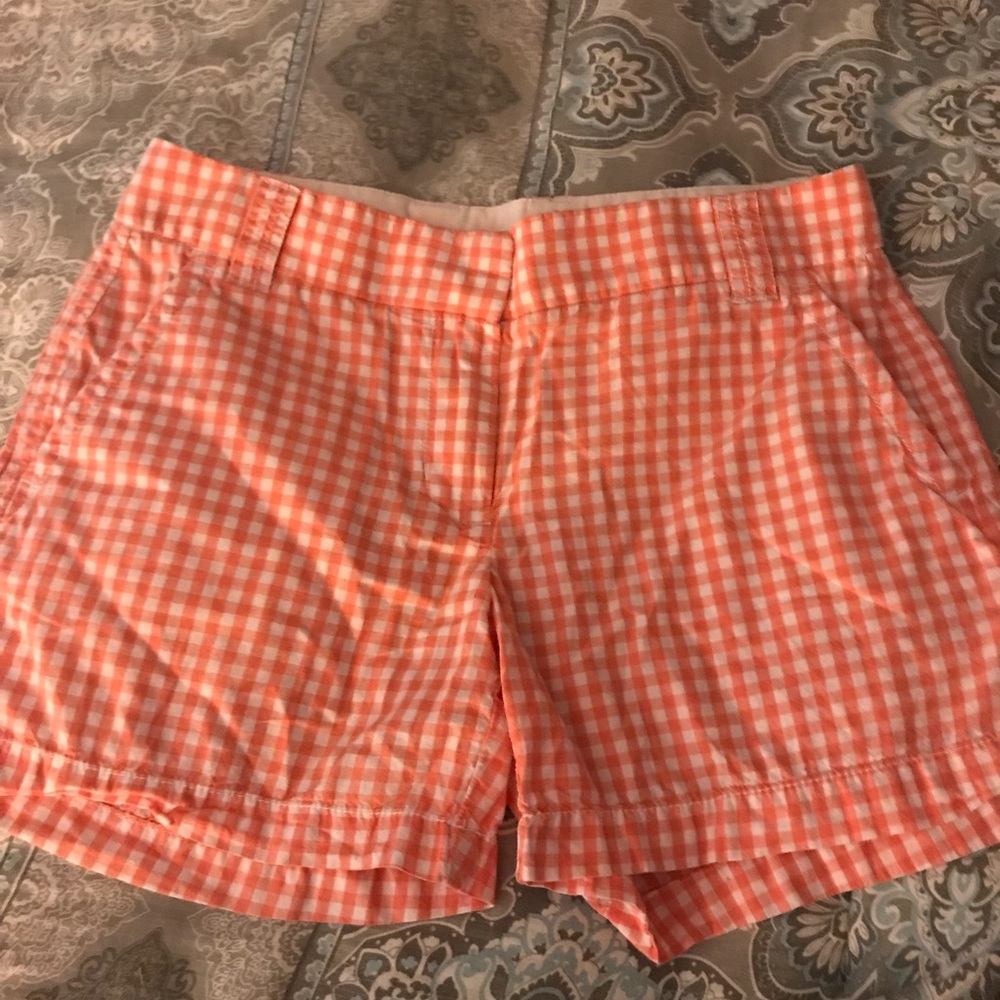 J crew Sz 0 gingham shorts in coral and white.